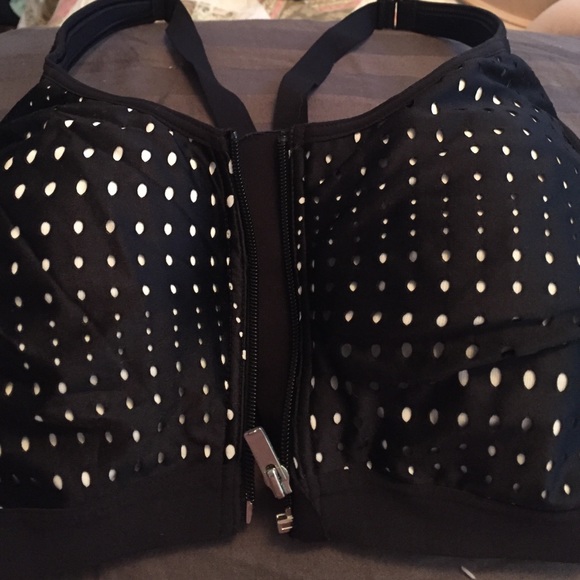 VSX front close sports bra.