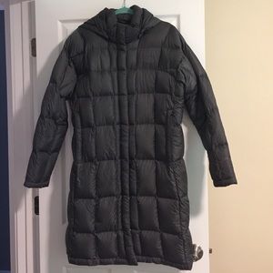 The north face just above the knee down coat !!