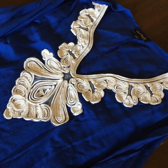 Beautiful flowing top-Blue and White - Picture 2 of 3