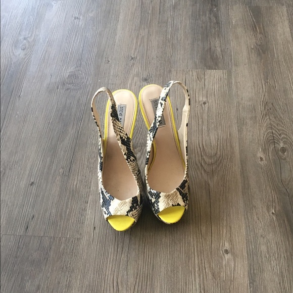 Fun Peep Toe Sling-Back Snake Print Heels