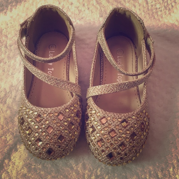 Gently used Gold girls shoes!