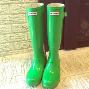 Size 5 Kelly Green Glossy Hunter Boots