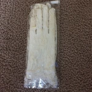 Lace gloves