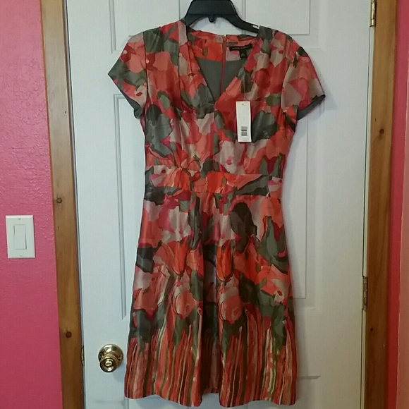 Banana Republic Dresses & Skirts - Multicolored Abstract Flower Pattern Dress