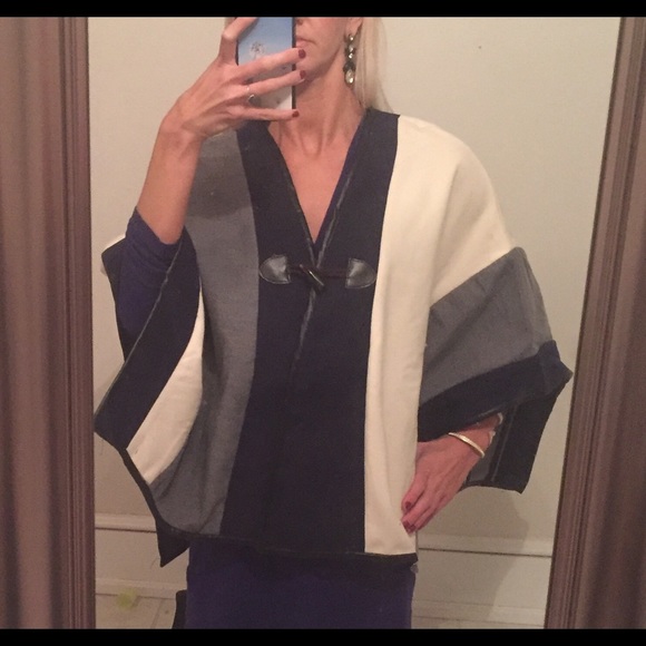 NWT grey colorblock poncho - Picture 3 of 3