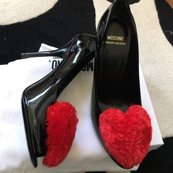 NIB Moschino black patent peep toe pumps - Picture 3 of 4