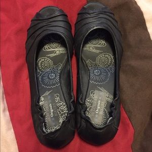 Black Skechers Flats