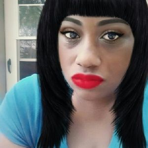 Meet your Posher, Ebony