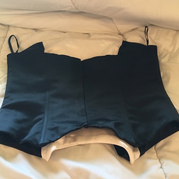 Bustier - Picture 4 of 4