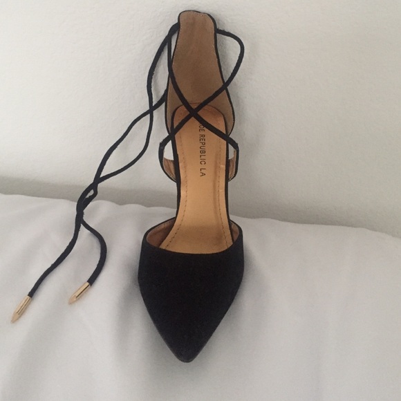 Heels - Picture 3 of 3