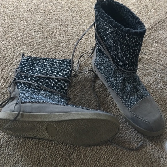 Brand New Steve Madden Moccasin Boots