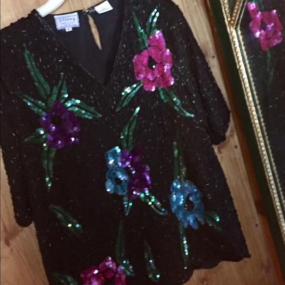 Beautiful Beaded Top! - Picture 2 of 4