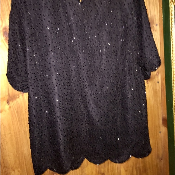 Beautiful Beaded Top! - Picture 3 of 4