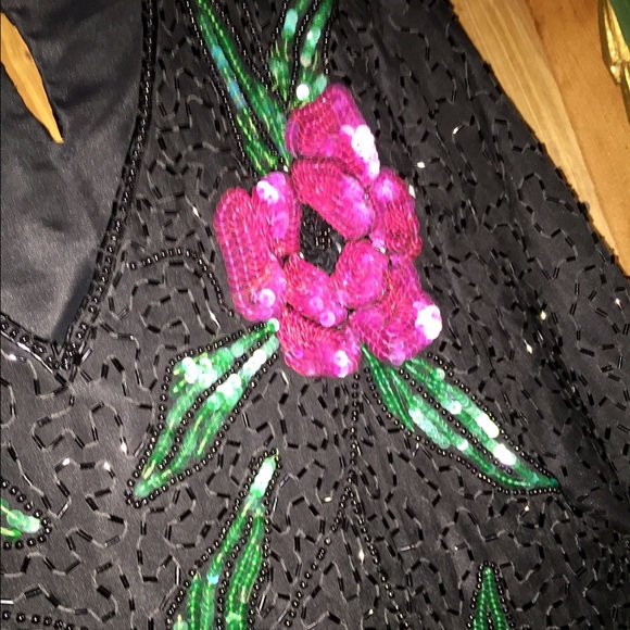 Beautiful Beaded Top! - Picture 4 of 4