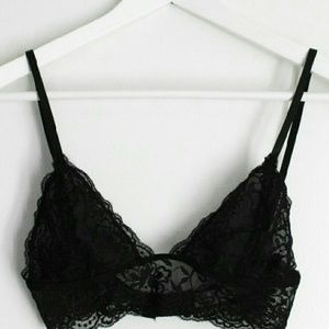 Bralet  (95% Polyester, 5% Spandex)