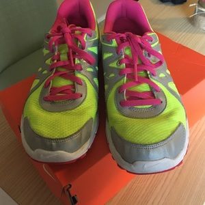 Nike Shoes - Revolution 2 Nikes Nike Shoes - Revolution 2 Nikes