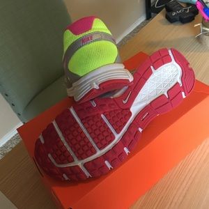 Nike Shoes - Revolution 2 Nikes Nike Shoes - Revolution 2 Nikes