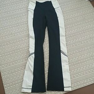 Black and white lu lu lemon