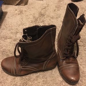 Lace up Steve Madden leather boots