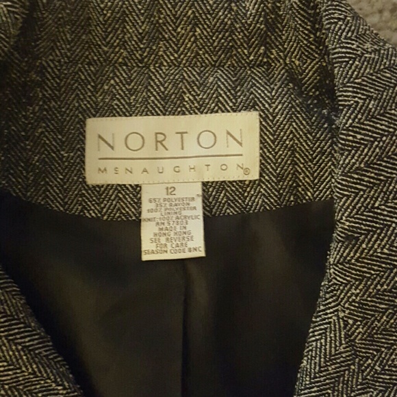 Functional Jacket - Picture 2 of 3