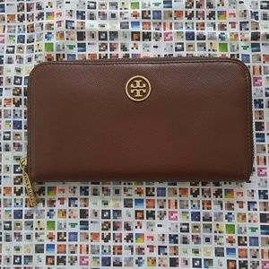 Tori Burch Robinson Zip Continental Wallet