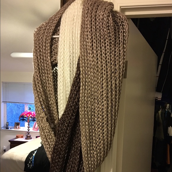 3 infinity scarves