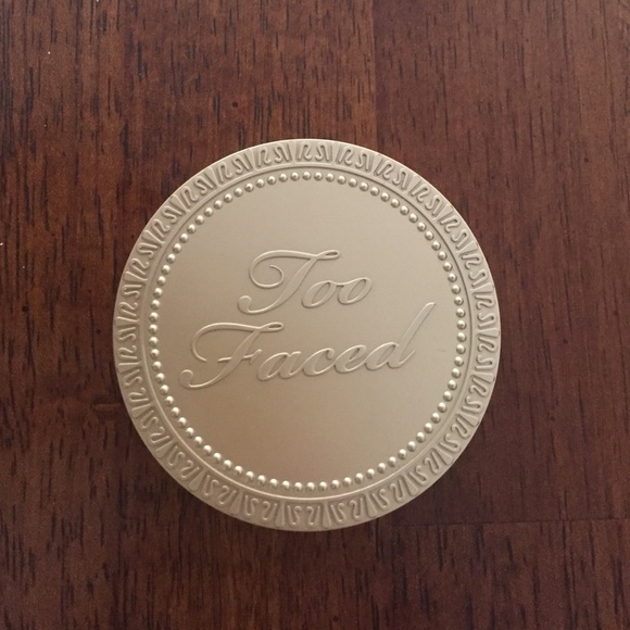 Too Faced Snow Bunny Bronzer