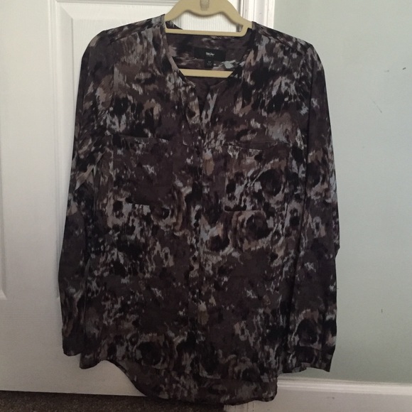 Cute and comfy long sleeve button up shirt.