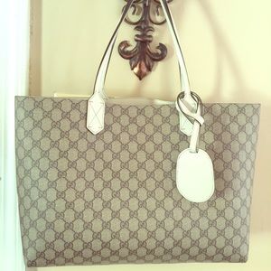 Practically BRAND NEW Gucci handbag!