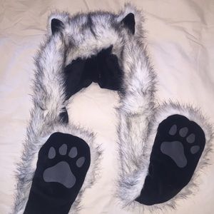 Husky spirit hood. Worn twice. Has pockets on paws