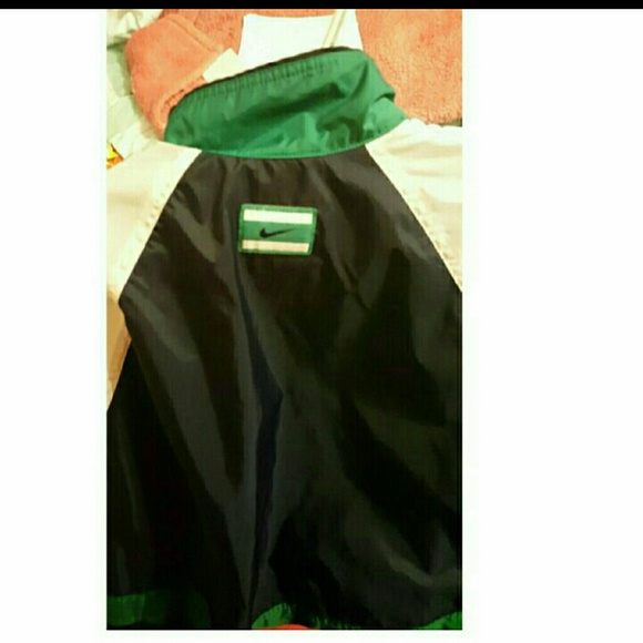 Nike Windbreaker - Picture 3 of 4