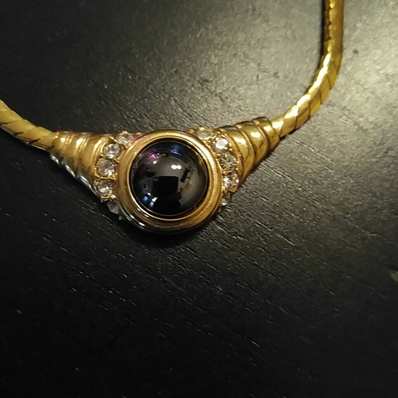 Imitation black pearl necklace. - Picture 2 of 4