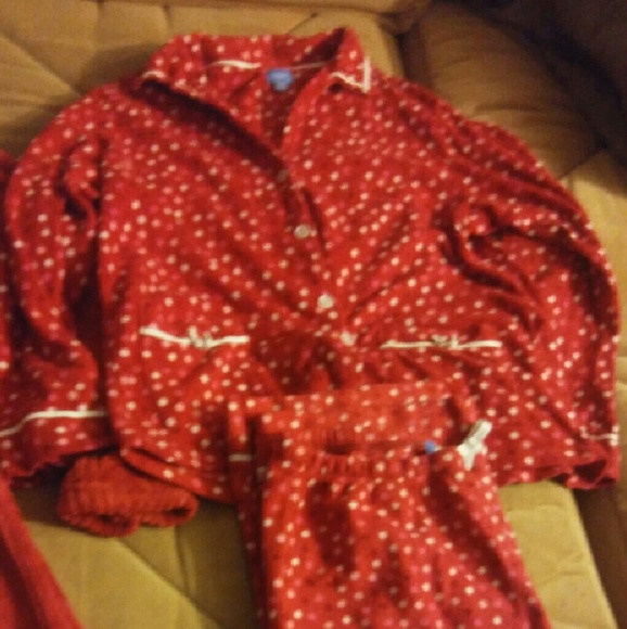 Vera Wang SOFT Fleece PJs and Super Soft Spa Robe