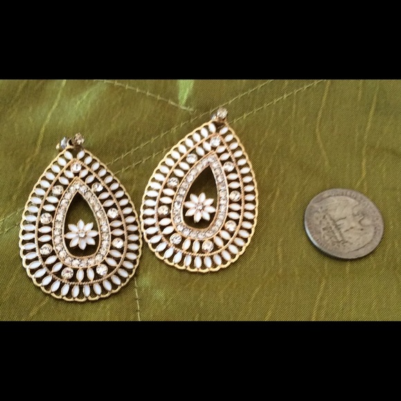 Statement earrings - Picture 3 of 4