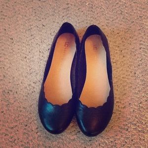 Scallop Black flats