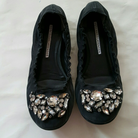 Vera Wang Lavender flat size 5