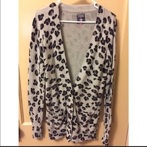 VS Pink Leopard sweater