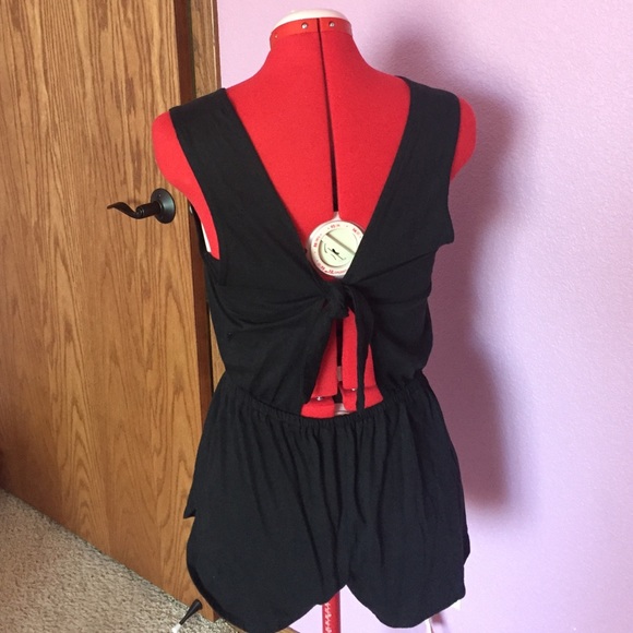 Romper - Picture 2 of 3
