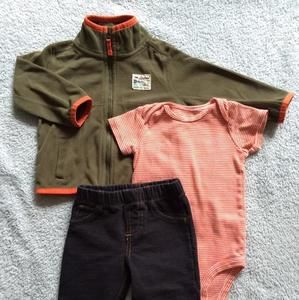 3pc set Carters. Size 9mos.