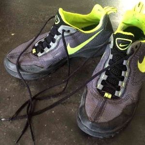 Nike hiking sneakers