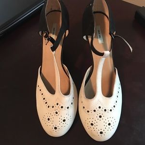 Kimchi blue ivory and black heels