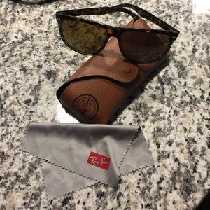 Ray ban sunglasses (4147)