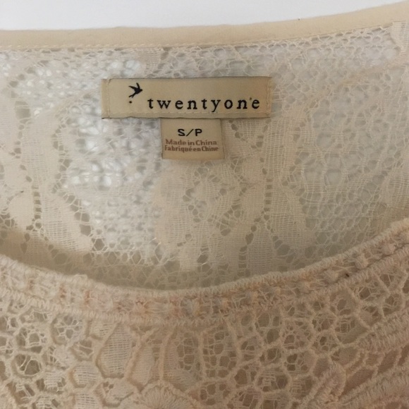 Lace poncho top - Picture 3 of 3