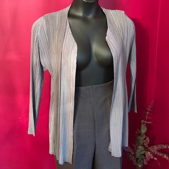 Beautiful Silver Cardigan with sheer detail - Picture 2 of 4