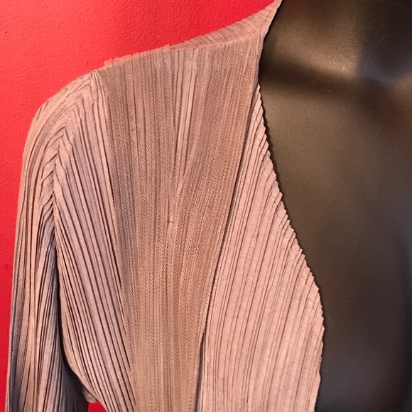 Beautiful Silver Cardigan with sheer detail - Picture 3 of 4