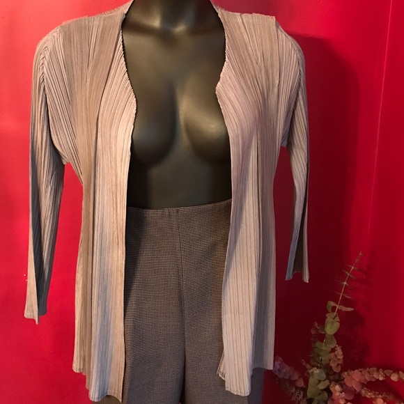 Beautiful Silver Cardigan with sheer detail - Picture 4 of 4