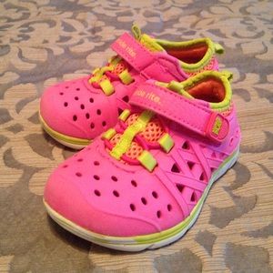 Stride Rite made 2 play shoes