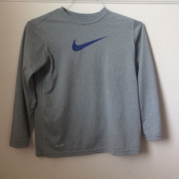 Nike long sleeve t-shirt