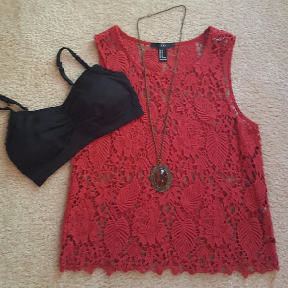 FLASH SALE 🔥Forever 21 Lace Crop Top