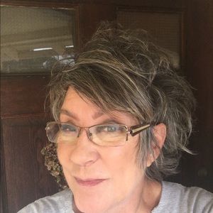 Meet your Posher, Deborah